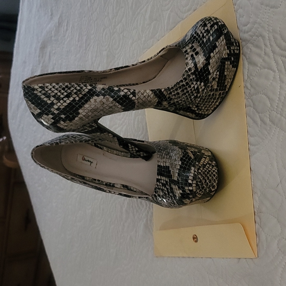 High heels shoes